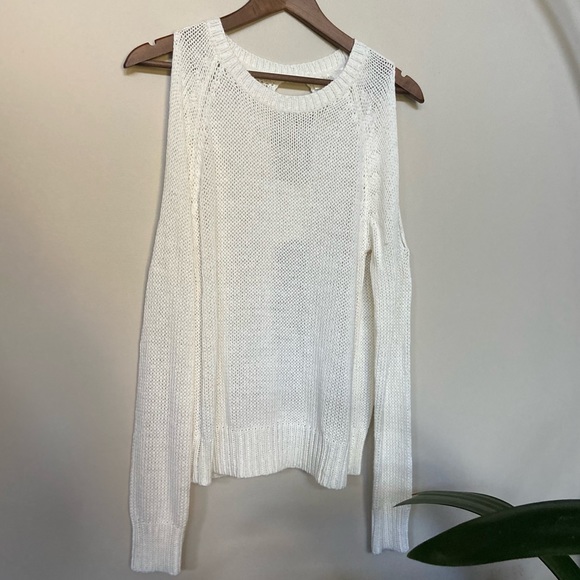 🔸 Cloth 🔸 cold shoulder knit sweater - Picture 1 of 8